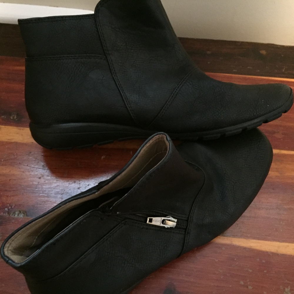 -Easy Spirit Women Boot Black